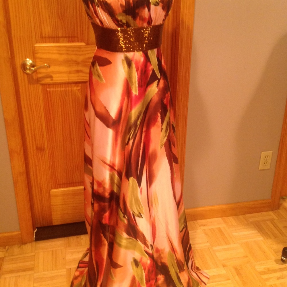 Dress - Picture 2 of 3
